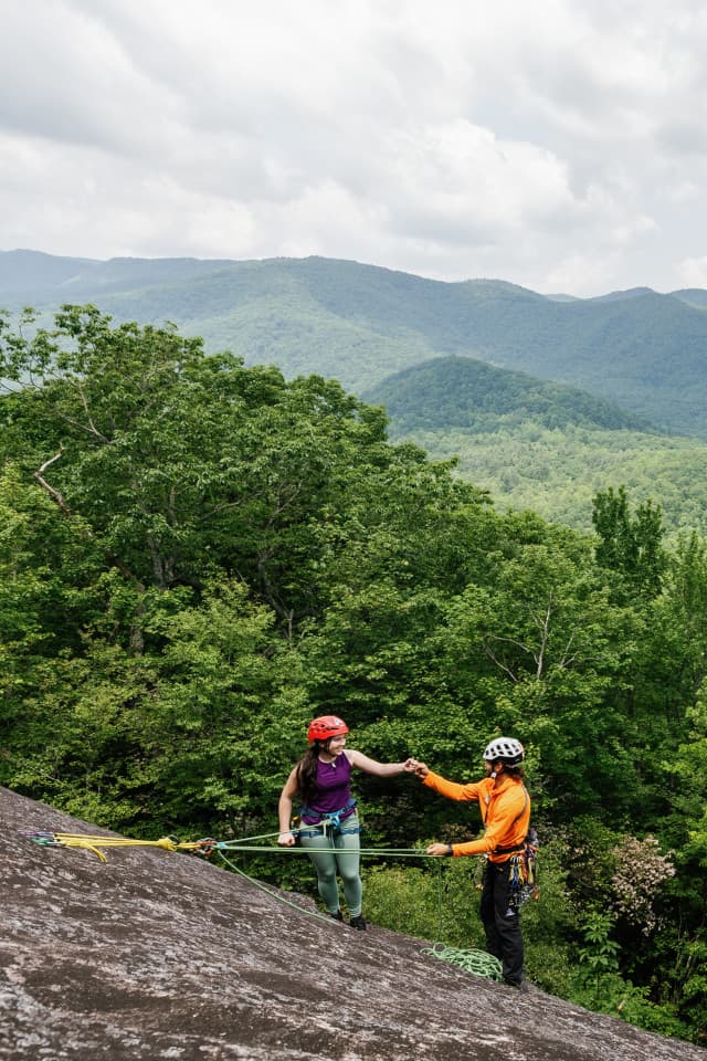 Looking Glass Rock in Western NC
Photo by: Darrell Cassell / Explore Asheville Looking Glass Rock in Western NC
Photo by: Darrell Cassell / Explore Asheville